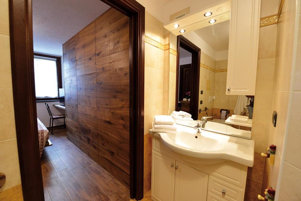 Hotel Maison Du Passage Aosta Esterno foto