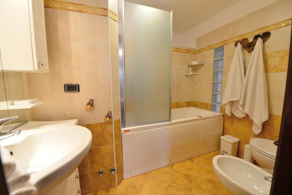 Hotel Maison Du Passage Aosta Esterno foto