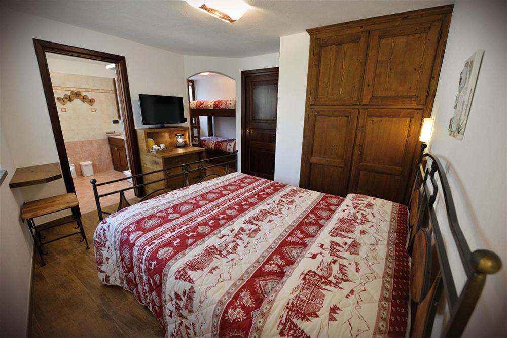 Hotel Maison Du Passage Aosta Esterno foto