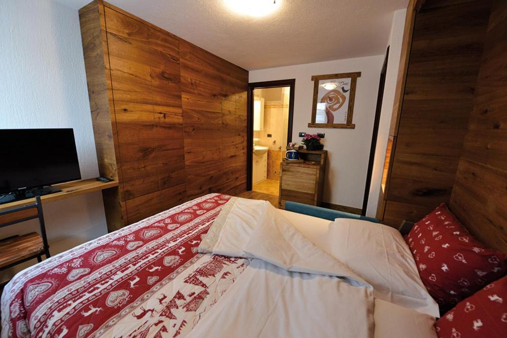 Hotel Maison Du Passage Aosta Esterno foto