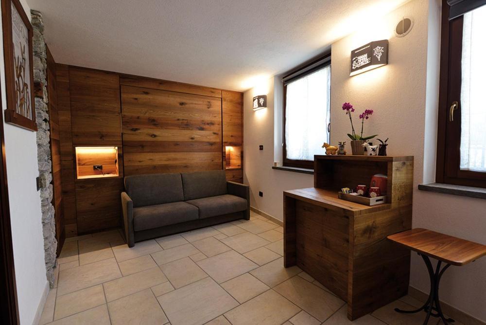 Hotel Maison Du Passage Aosta Esterno foto